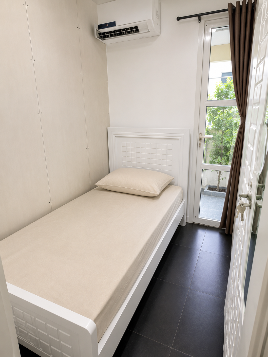 Partition With Balcony